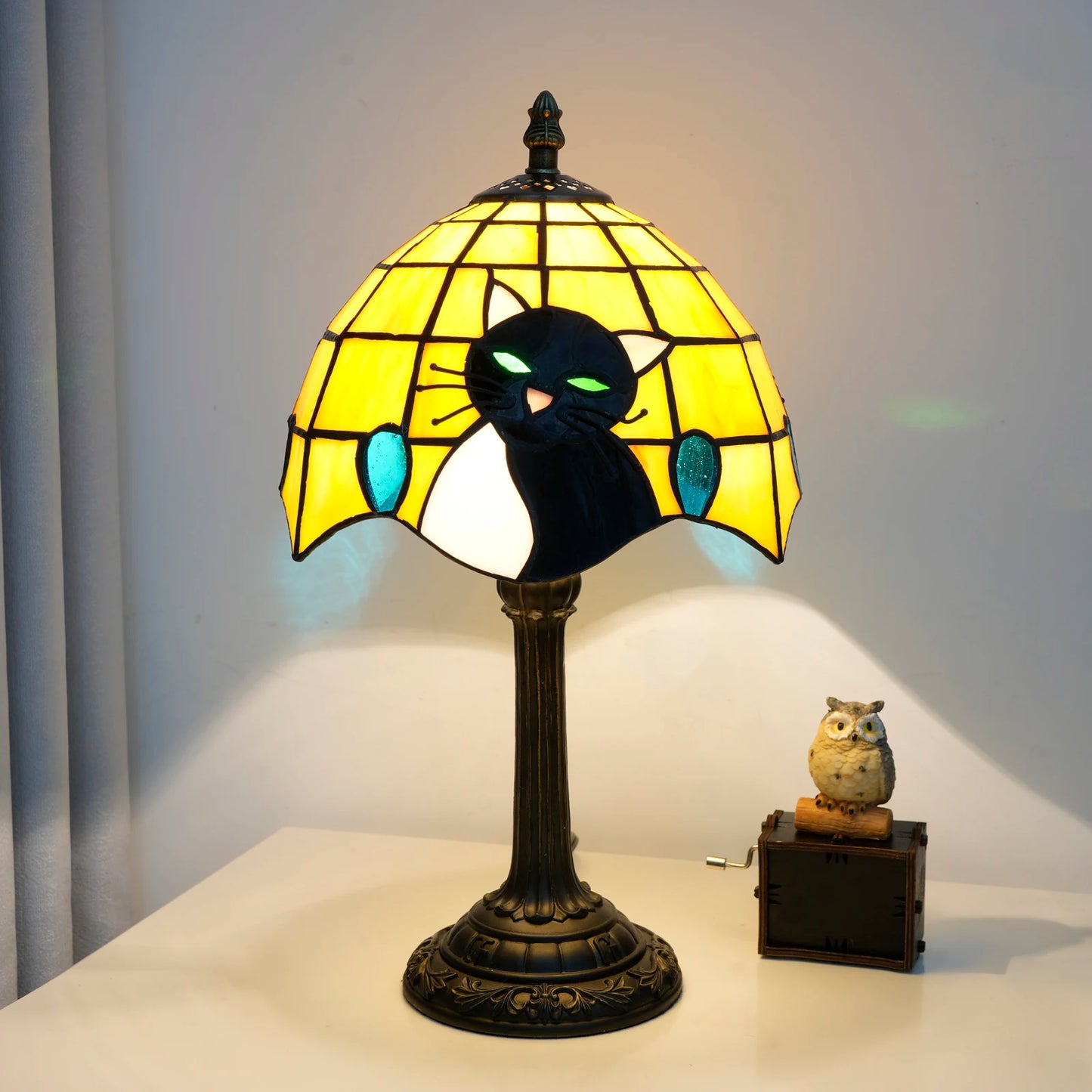Black Cat Stained Glass Table Lamp – Artistic Cat Lover Bedside Decor