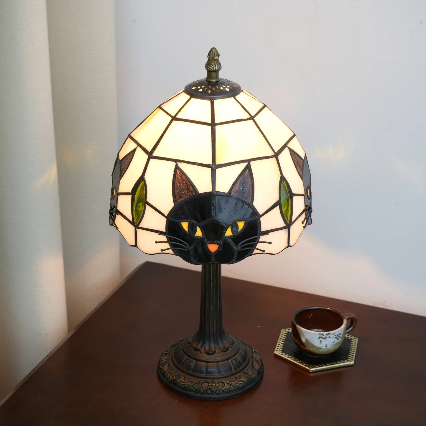 Black Cat Stained Glass Table Lamp – Artistic Cat Lover Bedside Decor