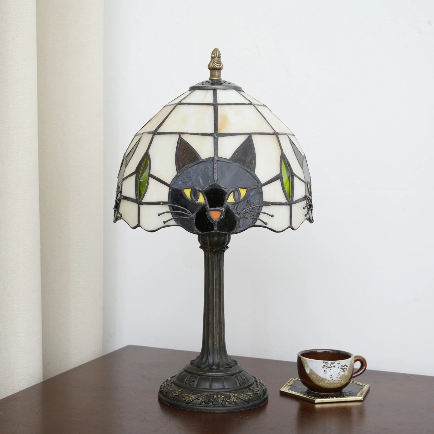 Black Cat Stained Glass Table Lamp – Artistic Cat Lover Bedside Decor