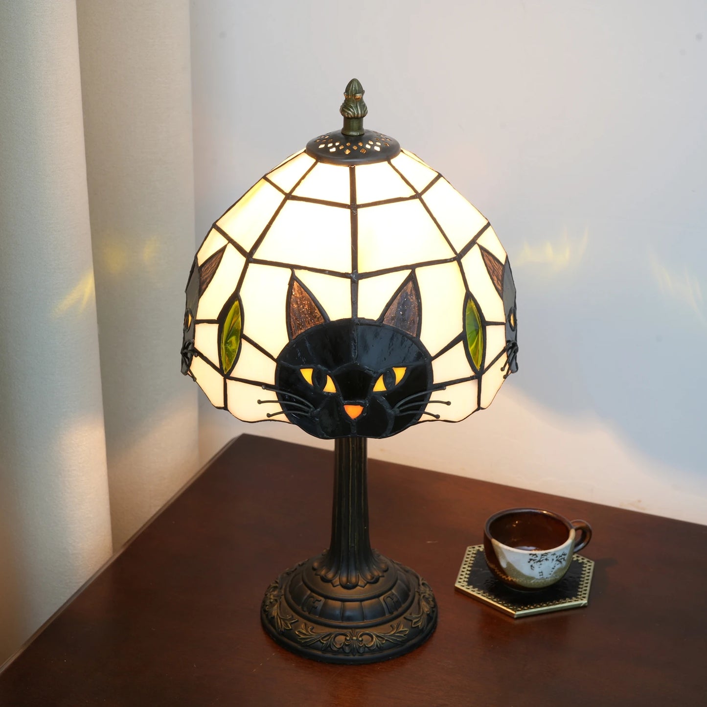 Black Cat Stained Glass Table Lamp – Artistic Cat Lover Bedside Decor