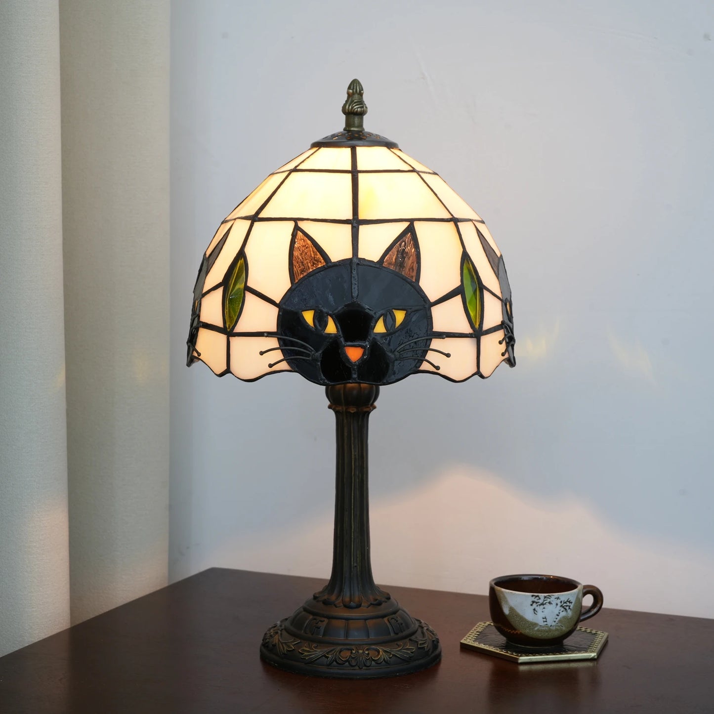 Black Cat Stained Glass Table Lamp – Artistic Cat Lover Bedside Decor