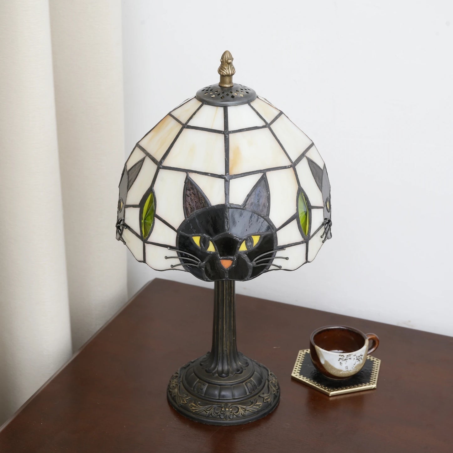 Black Cat Stained Glass Table Lamp – Artistic Cat Lover Bedside Decor
